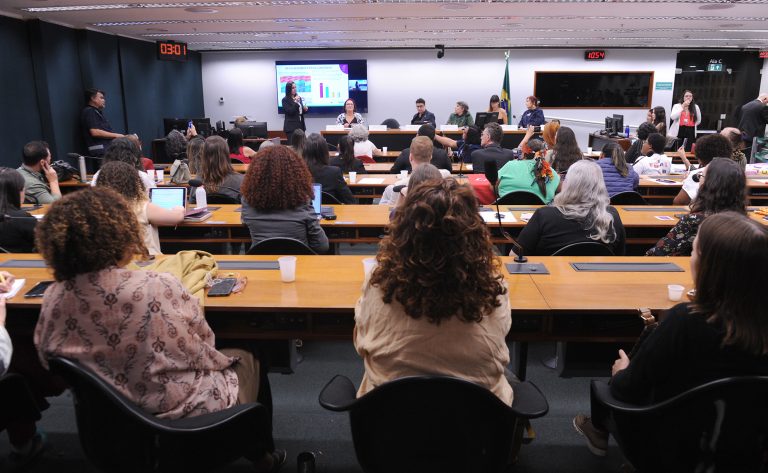 FEBRASGO participa de audiência pública sobre enfrentamento de doenças infectocontagiosas em mulheres vulnerabilizadas